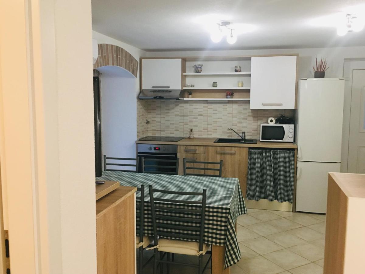 Apartment Filipas Cres Bagian luar foto